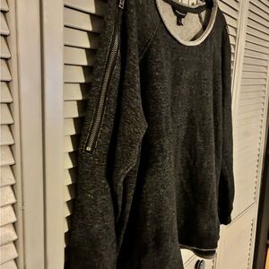 Rock & Republic Gray Knit Top zipper detail